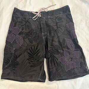 Vintage Billabong Boardshorts , Old Skool, 90's, Y2K, Floral Sz 38 Black White